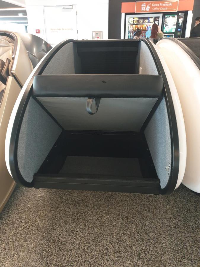 Sleeping Pods Gosleep - Inside Of Chopin Airport, Non Schengen Restricted Zone After Passport Control, Near Gate 2n Capsule hotel