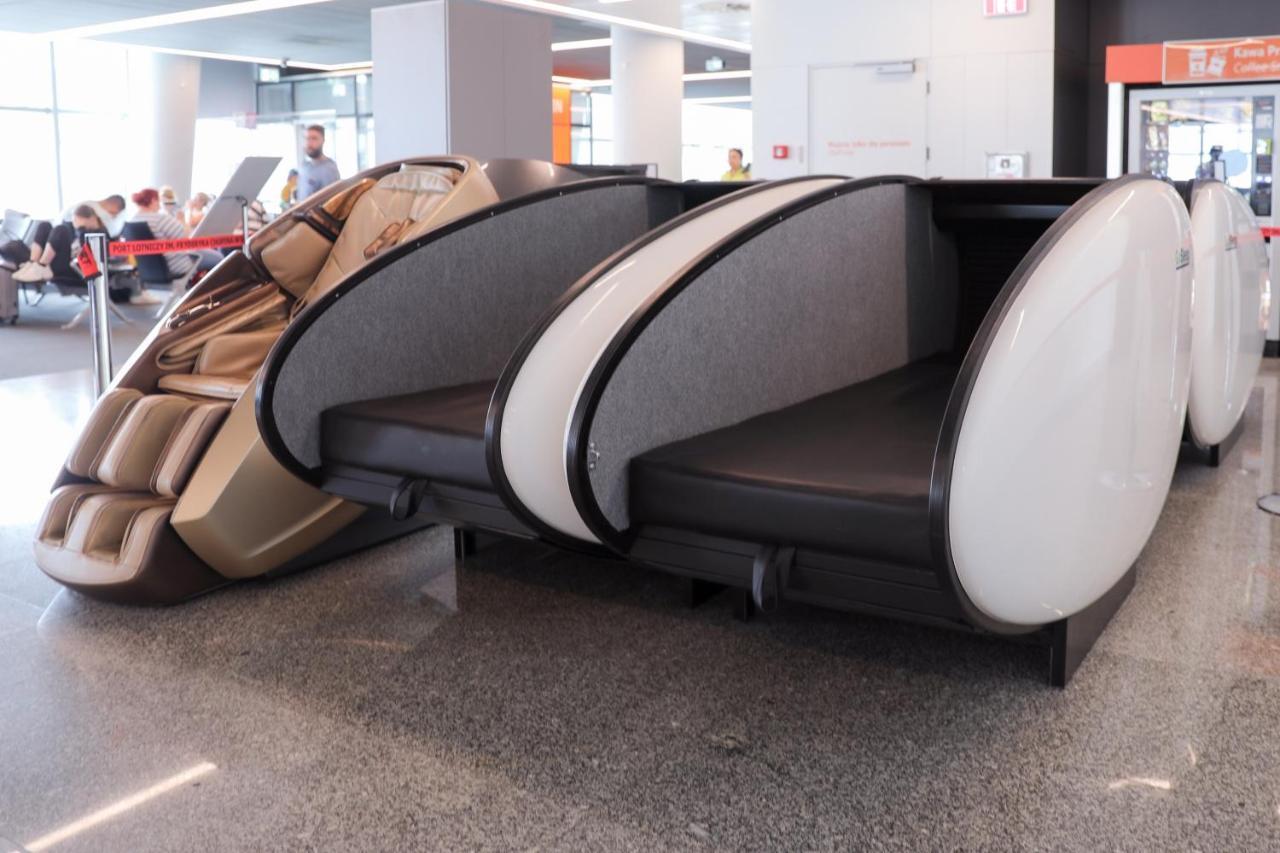 Sleeping Pods Gosleep - Inside Of Chopin Airport, Non Schengen Restricted Zone After Passport Control, Near Gate 2n Capsule hotel Warsaw