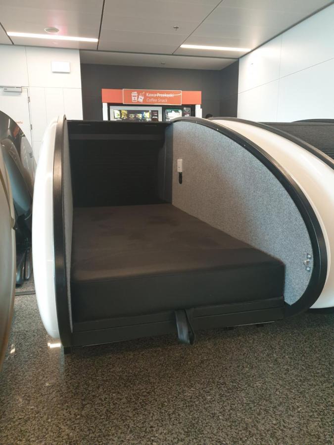 Capsule hotel Sleeping Pods Gosleep - Inside Of Chopin Airport, Non Schengen Restricted Zone After Passport Control, Near Gate 2n *